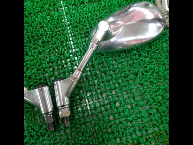 Chrome mirrors from an unknown manufacturer (with minor defects)
Right and left
General purpose 10mm positive screw