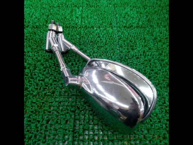 Chrome mirrors from an unknown manufacturer (with minor defects)
Right and left
General purpose 10mm positive screw