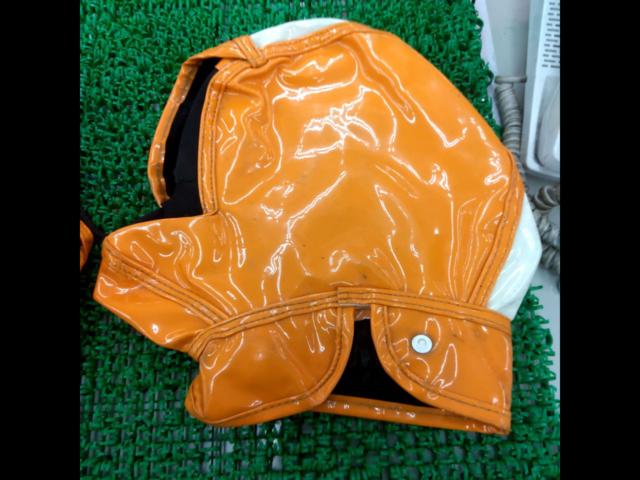 76 Steering Wheel Cover
Body only