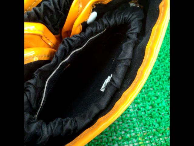 76 Steering Wheel Cover
Body only