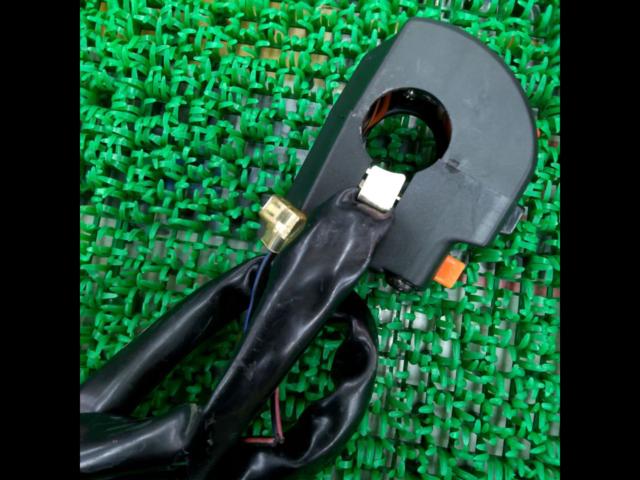 Unknown manufacturer right-side switch box
Model unknown