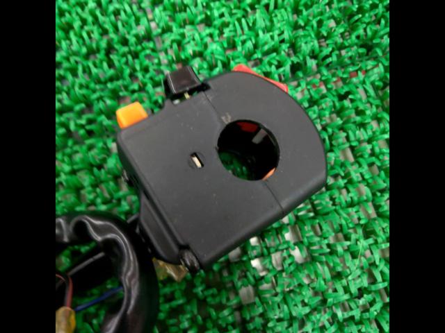 Unknown manufacturer right-side switch box
Model unknown