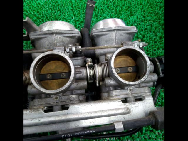 A slightly flawed genuine Honda carburetor
CB1300SF
SC40