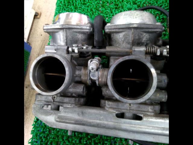A slightly flawed genuine Honda carburetor
CB1300SF
SC40