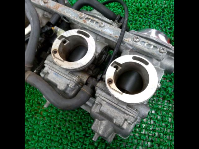 A slightly flawed genuine Honda carburetor
CB1300SF
SC40