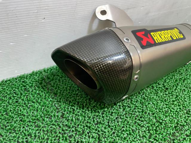 GSX-S1000/F/2015y-2019yAKRAPOVIC
Slip-on silencer