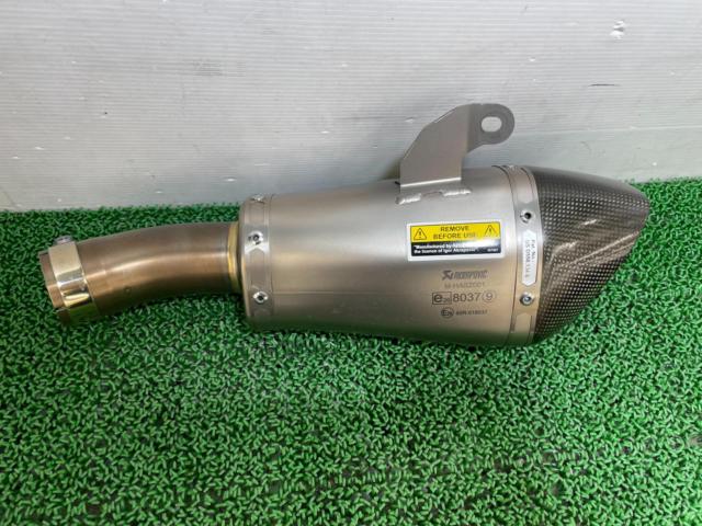 GSX-S1000/F/2015y-2019yAKRAPOVIC
Slip-on silencer