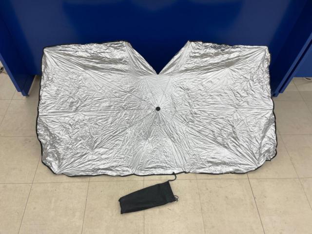 Unknown Manufacturer
Umbrella-style sunshade