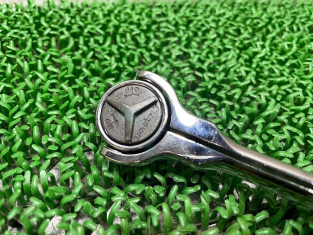 Snap-on
1/4 drive
Soft grip
Round swivel head
Ratchet
THNF72