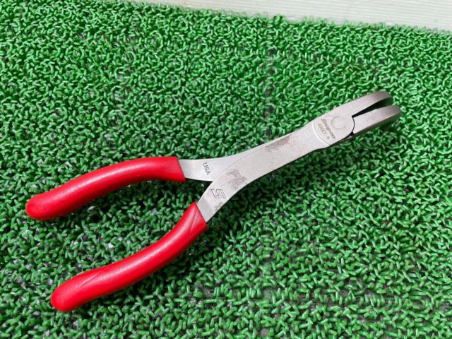 Snap-on
Long neck 90° needle nose pliers 490CF