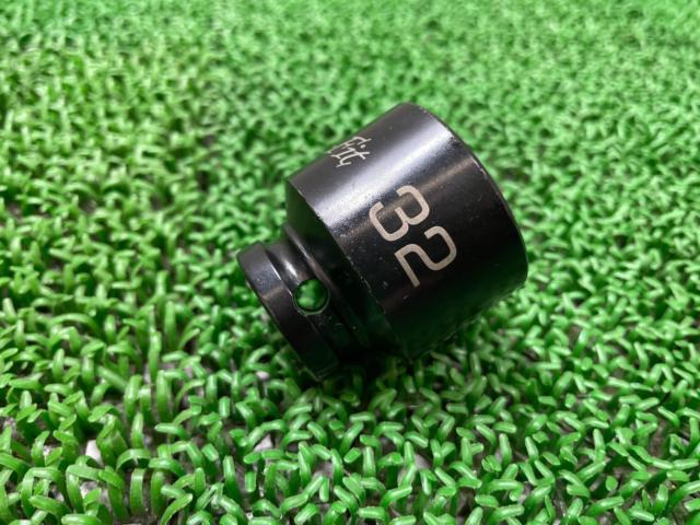 ASTROPRODUCTS
Q-Fit
1 / 2DR
Impact Sockets
32 mm

12.7mm