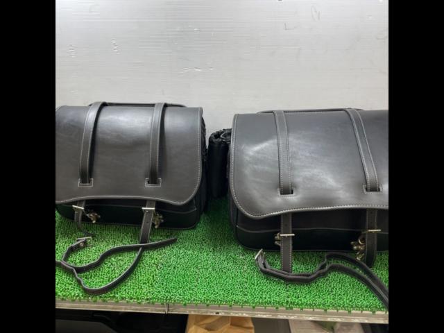 Wakeari
DEGNER
Side back
The vehicle has a tear in the body, so it is being sold as is.