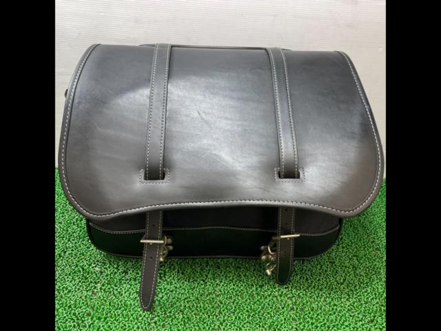 Wakeari
DEGNER
Side back
The vehicle has a tear in the body, so it is being sold as is.