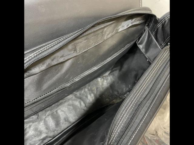 Wakeari
DEGNER
Side back
The vehicle has a tear in the body, so it is being sold as is.