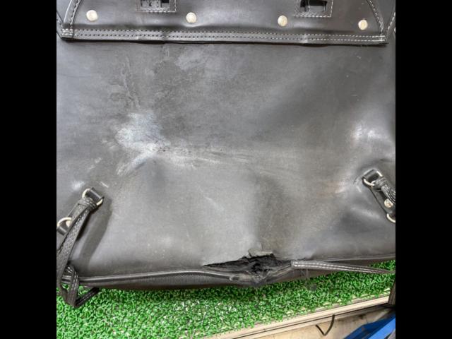 Wakeari
DEGNER
Side back
The vehicle has a tear in the body, so it is being sold as is.