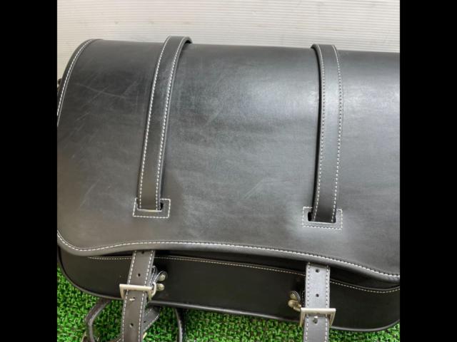 Wakeari
DEGNER
Side back
The vehicle has a tear in the body, so it is being sold as is.