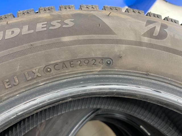 Container
BRIDGESTONE
BLIZZAK
VRX2