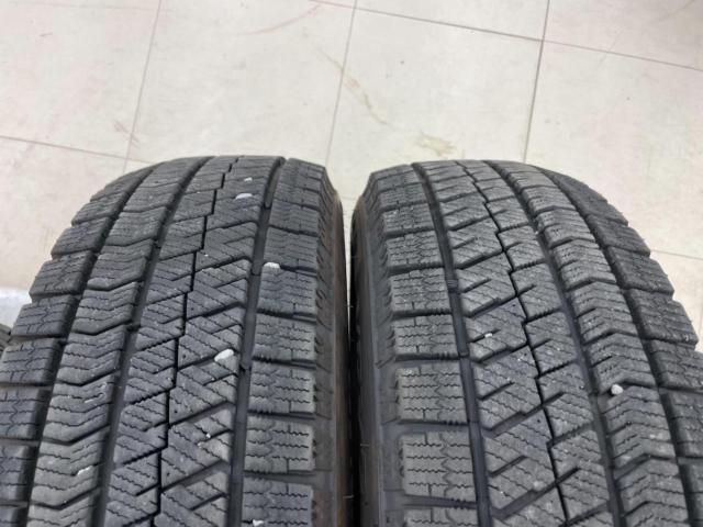 Container
BRIDGESTONE
BLIZZAK
VRX2