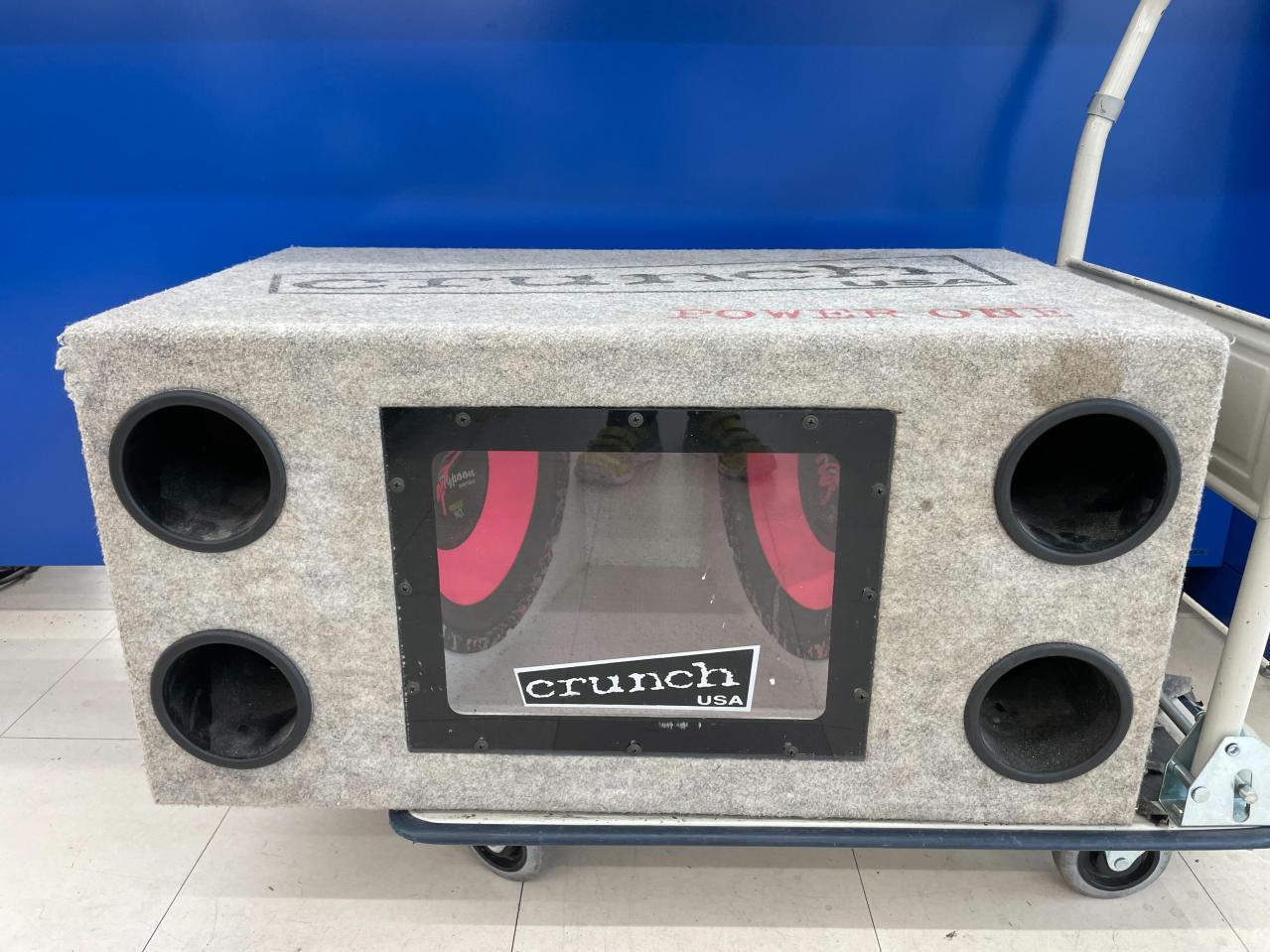 crunch
USA
Subwoofer
With BOX
