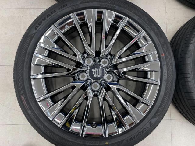 TOYOTA クラウン/220系 Gエグゼクティブ 純正ホイール  + YOKOHAMA ADVAN dB V553 E+