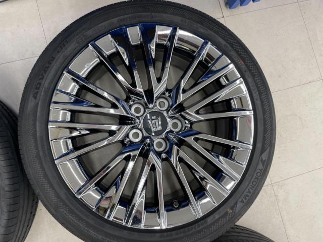 TOYOTA クラウン/220系 Gエグゼクティブ 純正ホイール  + YOKOHAMA ADVAN dB V553 E+