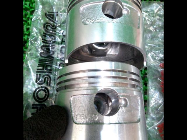 YOSHIMURACB750Four
812cc
Bore-up piston only