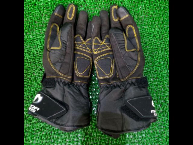 elf
Winter Gloves
Black x yellow stitch
Size: L