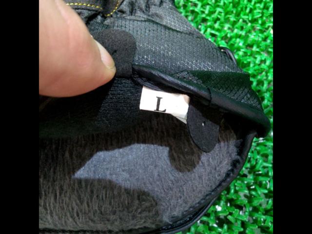 elf
Winter Gloves
Black x yellow stitch
Size: L