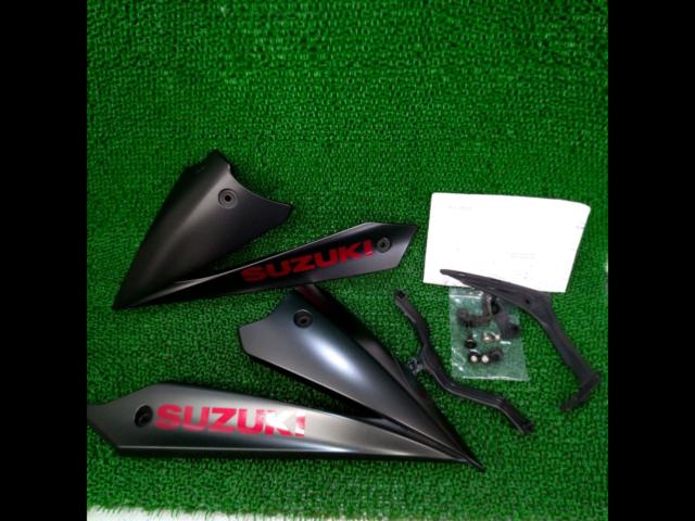 SUZUKI GSX-S1000
Genuine under cowl