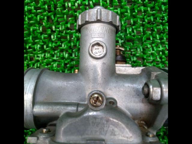 MIKUNIVM22
Carburetor/Intake Manifold