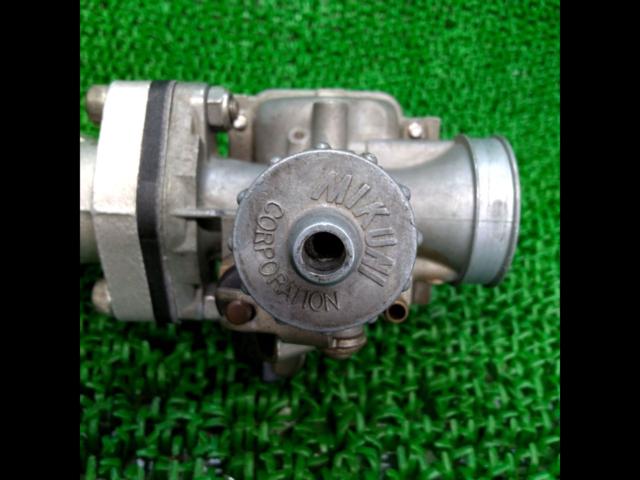 MIKUNIVM22
Carburetor/Intake Manifold