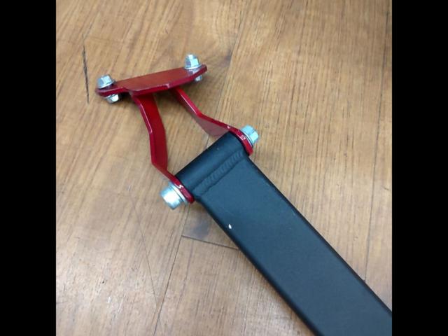 BLITZ Prius/50 Series
Front strut tower bar