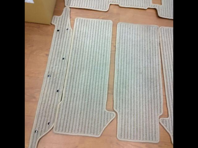 Unknown Manufacturer
Toyota Voxy/90 series
Floor mat