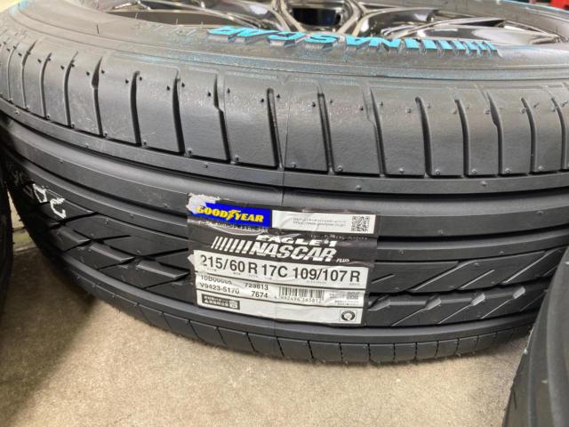 WALD
ILLIMA
I 11 -C
Black / polished
+
GOODYEAR
EAGLE
NASCAR
# 1