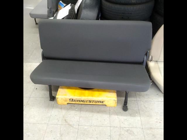 Toyota genuine rear seat
Hiace 200
Due to its large size (DX), this item cannot be shipped to private residences.