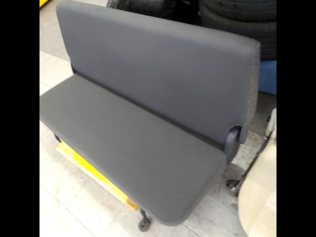 Toyota genuine rear seat
Hiace 200
Due to its large size (DX), this item cannot be shipped to private residences.