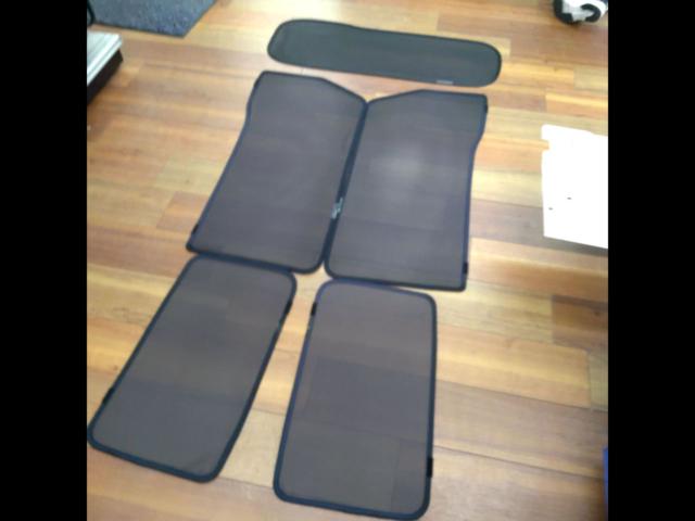 Unknown Manufacturer
Vehicle-specific sunshades
Suzuki Jimny JB74W