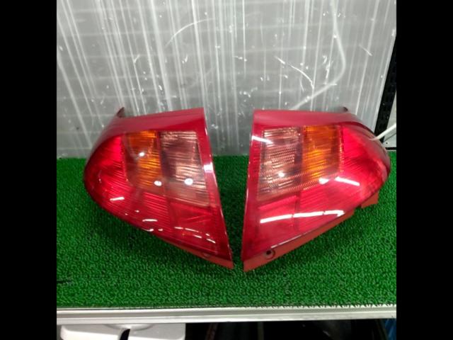 SUZUKI
Swift ZC11
Genuine tail lens