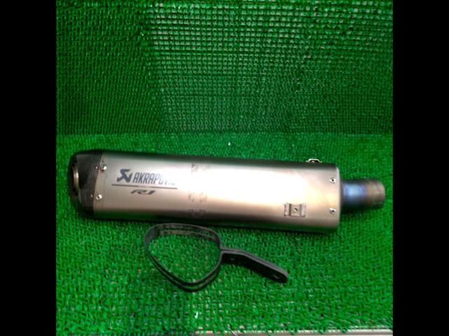 YAMAHA
YZF-R1
Genuine
Made from AKRAPOVIC
Slip-on silencer