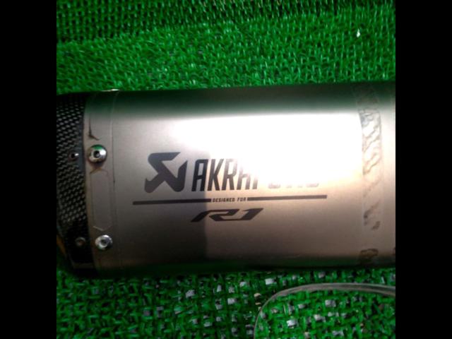 YAMAHA
YZF-R1
Genuine
Made from AKRAPOVIC
Slip-on silencer