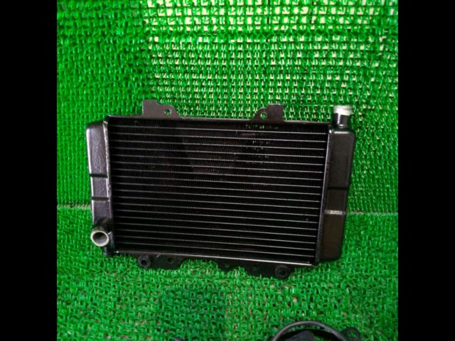 SUZUKI
Genuine radiator
GSX400F/GK74A