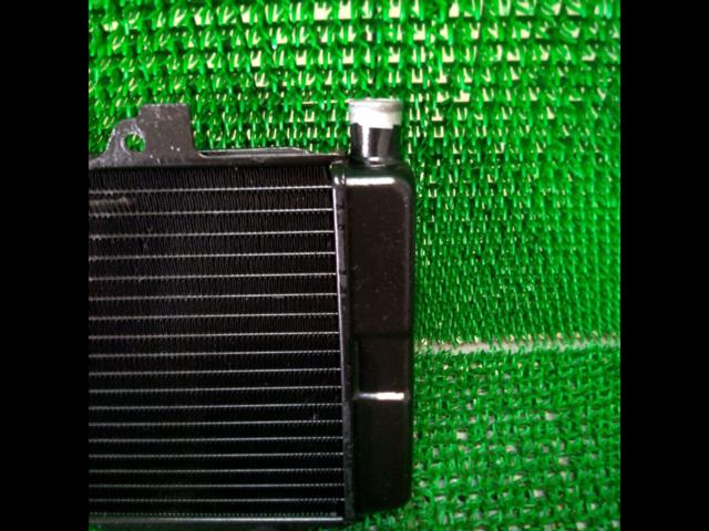 SUZUKI
Genuine radiator
GSX400F/GK74A