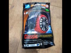 ISSE
SNOW
SOCKS/Fabric Chain
Size: 66