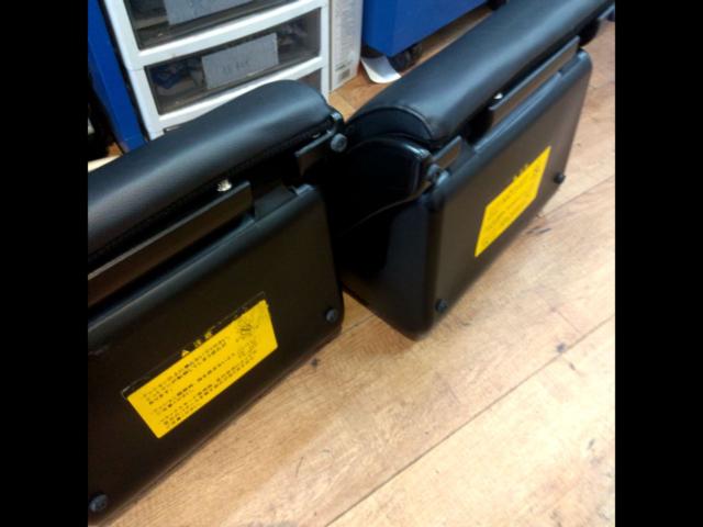 TOYOTA
Genuine ottoman
80-based Noah / Voxy / Esquire