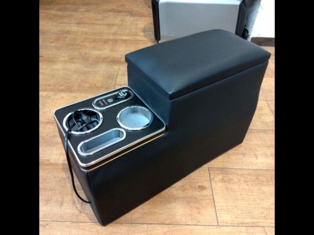 Unknown Manufacturer
Center console
Serena/C28