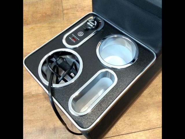 Unknown Manufacturer
Center console
Serena/C28