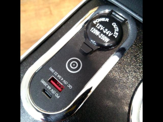 Unknown Manufacturer
Center console
Serena/C28