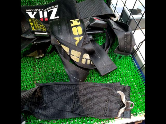 ZiiX ターンバックルタイプ4点式シートベルト