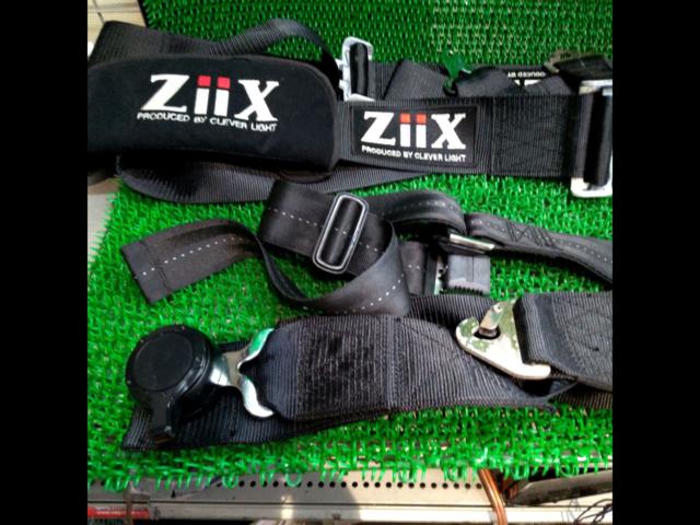 ZiiX ターンバックルタイプ4点式シートベルト