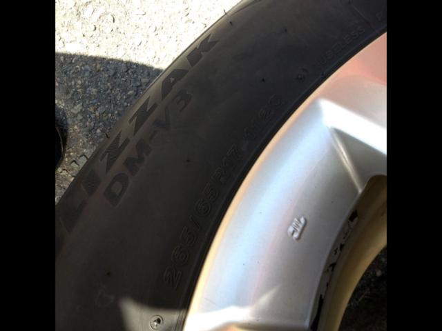 BRIDESTONE
BLIZZAK
DM-V3
One tire only